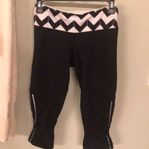 Lululemon cropped workout pants size 6